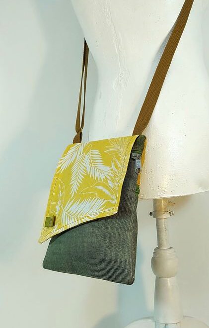 תיק עם שיק - תיק קטן פרח צהוב
