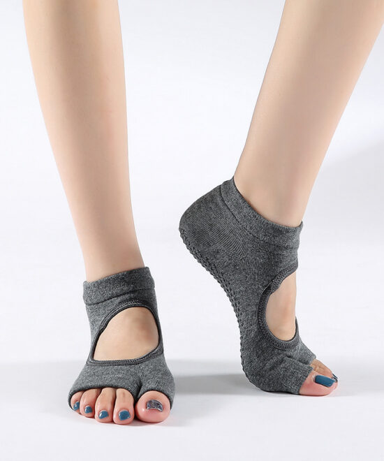 גרבי עיגול 2 פתחים באצבעות לפילאטיס - אפור כהה