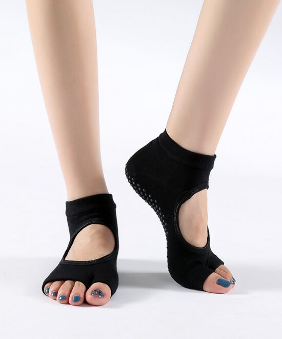 גרבי עיגול 2 פתחים באצבעות לפילאטיס - שחור