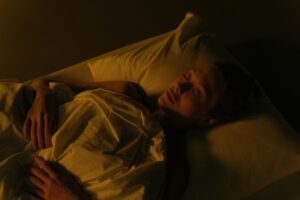 כמה שעות שינה עמוקה צריך